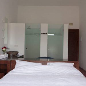 De hotelkamer is perfect afgewerkt